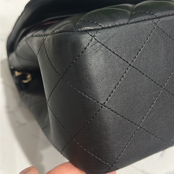 ❌ SOLD ❌ CHANEL JUMBO CLASSIC FLAP IN LAMBSKIN - Picture 8 of 13